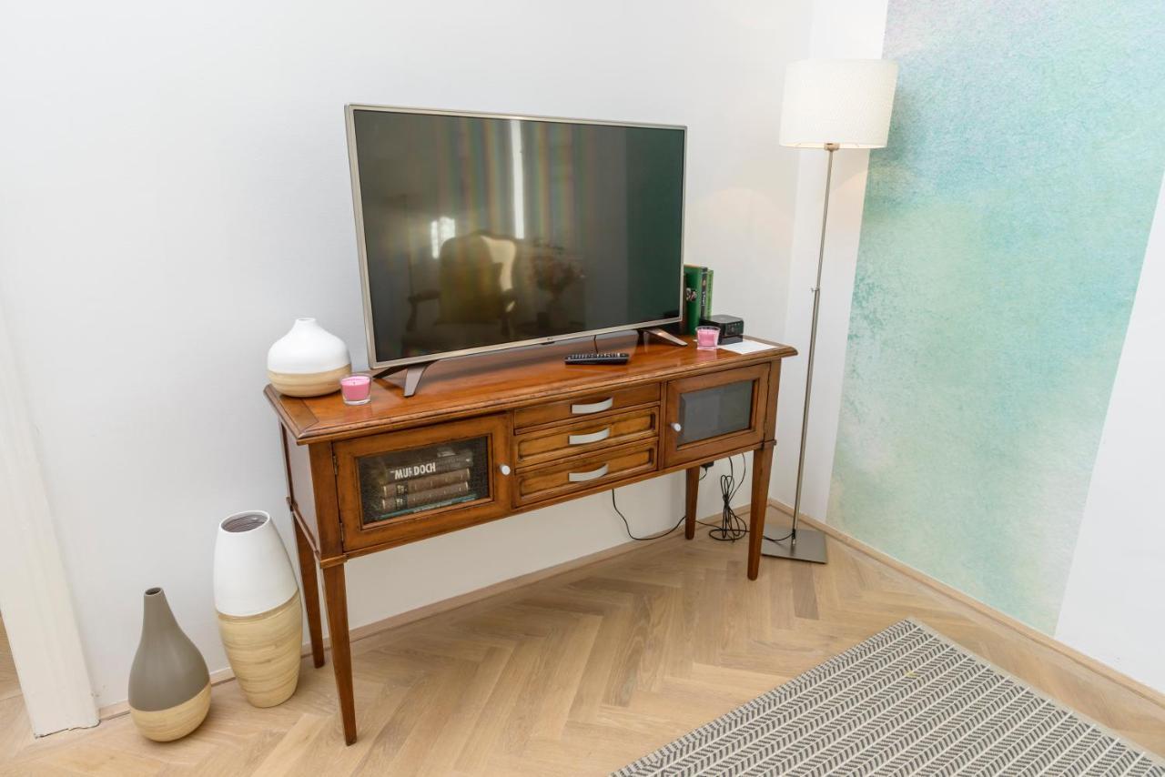 Senator Stephansplatz By Ichbucheat Apartment Wien