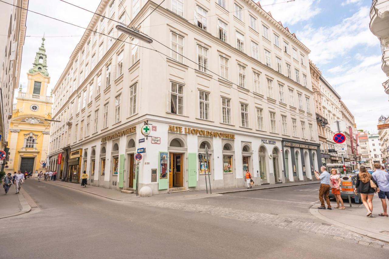 Senator Stephansplatz By Ichbucheat Apartment Wien