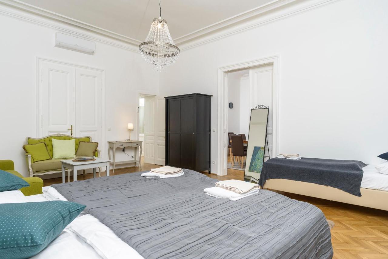 Senator Stephansplatz By Ichbucheat Apartment *